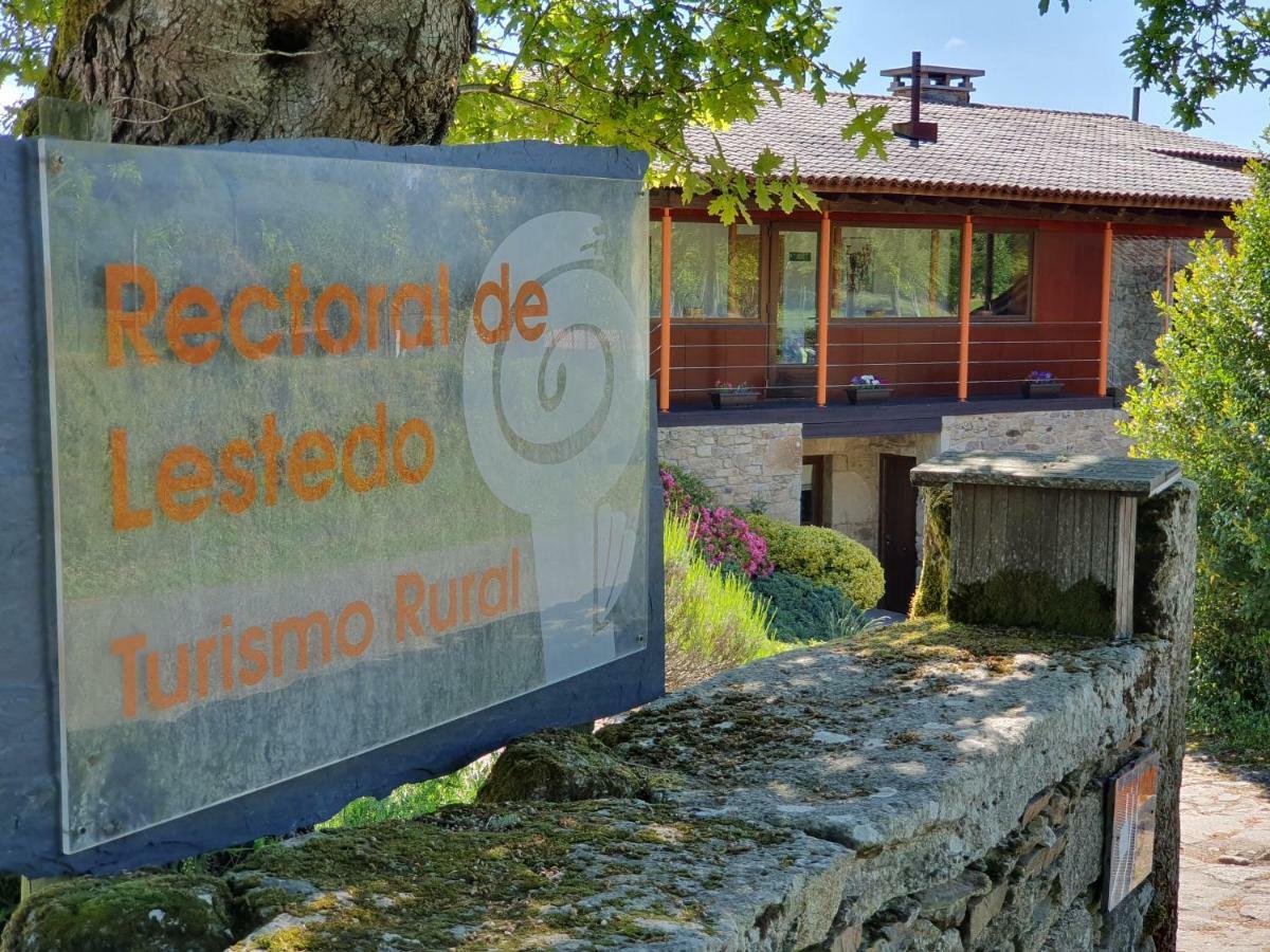 Rectoral De Lestedo Palas de Rei Luaran gambar