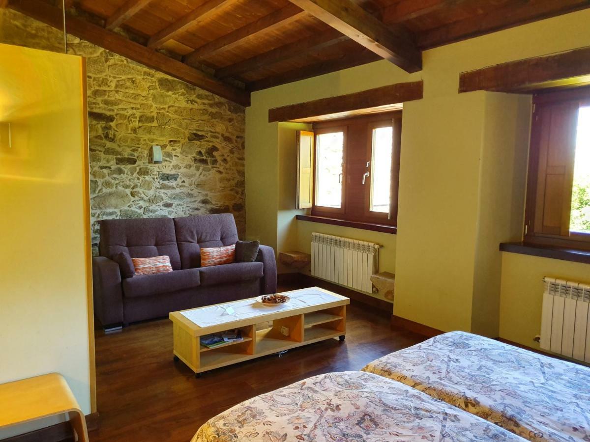 Rectoral De Lestedo Palas de Rei Luaran gambar